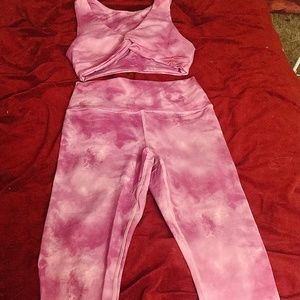 Spiritual gangster sz. S tie-dye pink 2 piece outfit